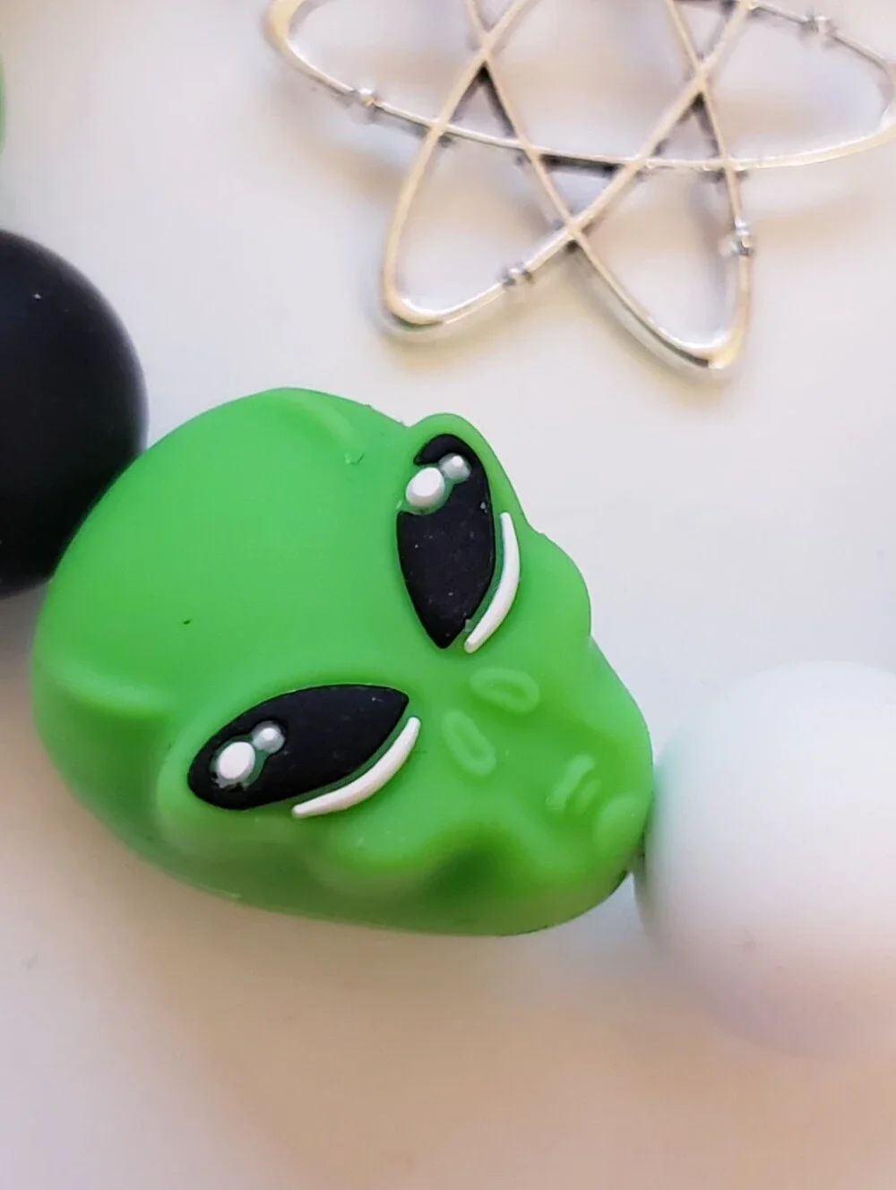 Handmade Silicone Focal Beaded Alien Wristlet Keychain Bracelet